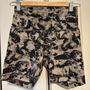 Lululemon bike shorts